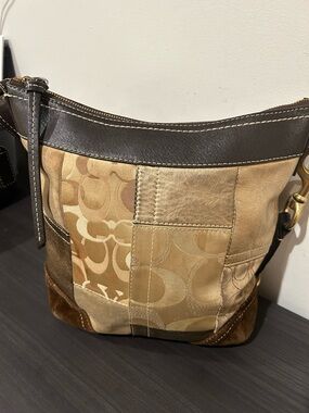 Vintage Coach Patchwork Shoulder Bag
Brown Beige Signature Canvas /Suede